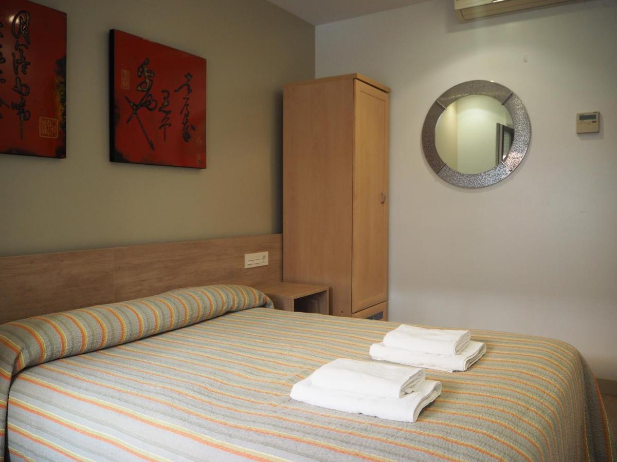 Pension Acella Pamplona Exteriör bild