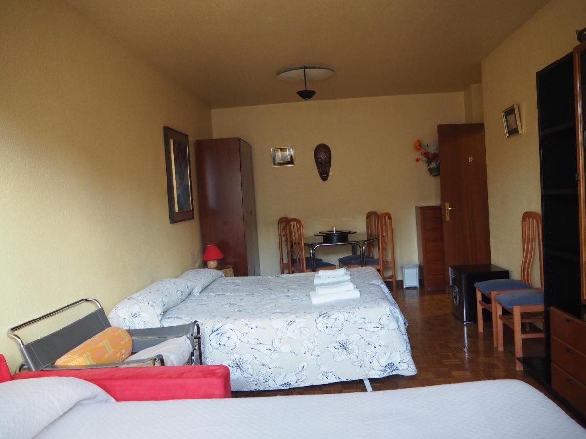 Pension Acella Pamplona Exteriör bild