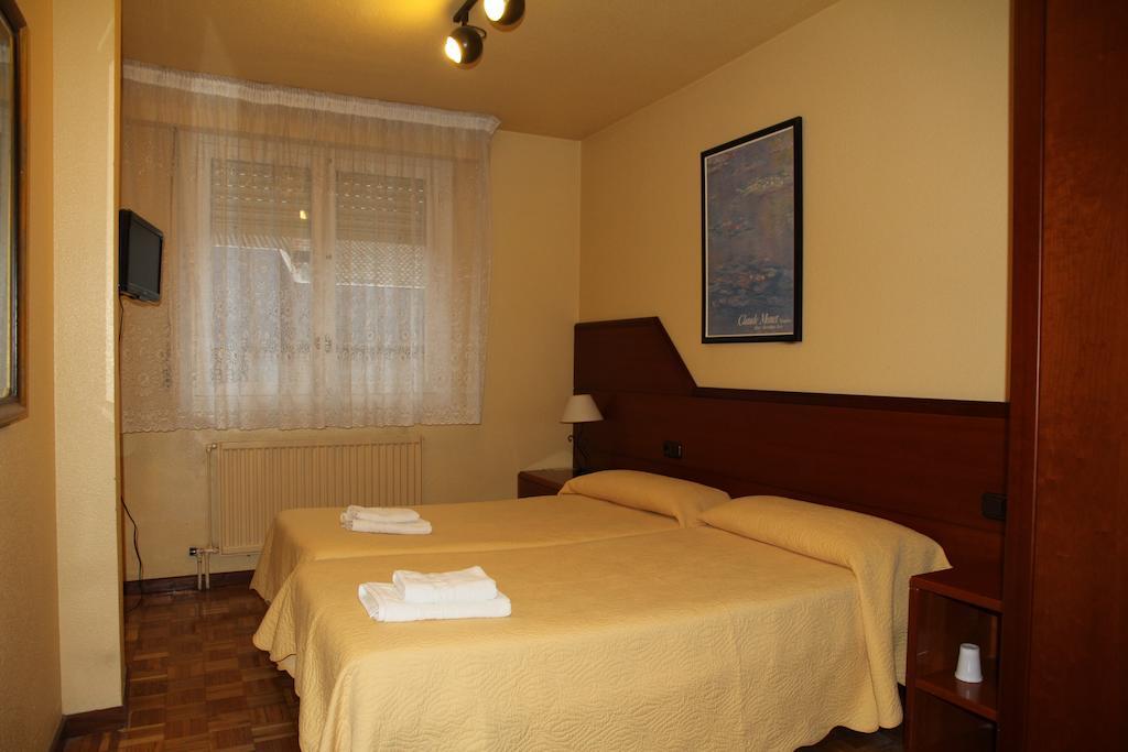 Pension Acella Pamplona Exteriör bild